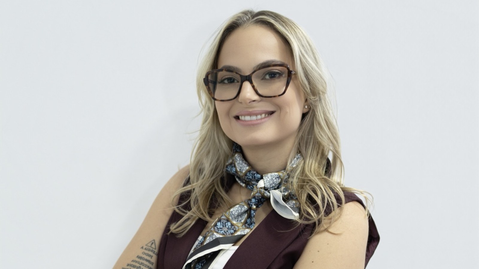 Prof.ª Yasmine Barbosa Alves, professora do curso Processo Administrativo Previdenciário